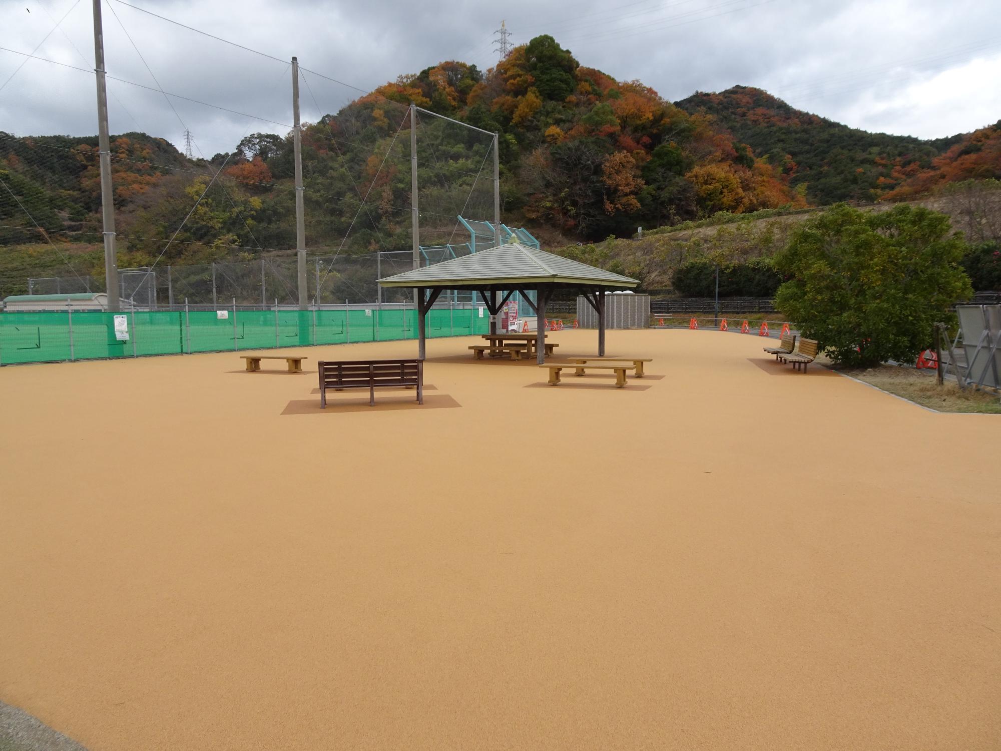 ゴムチップ舗装完成写真