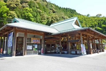 道の駅「あらぎの里」外観