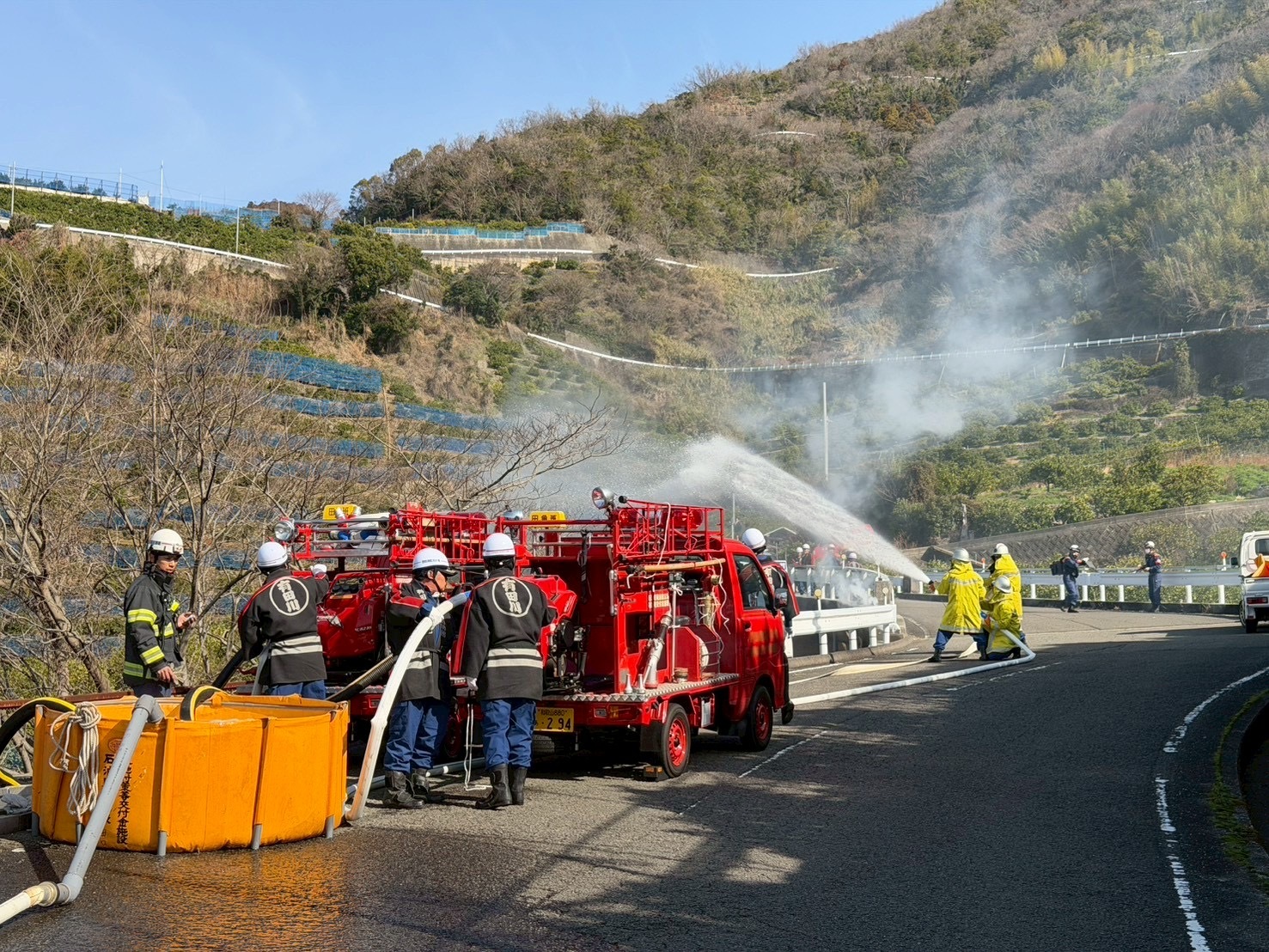 林野火災想定訓練（放水）