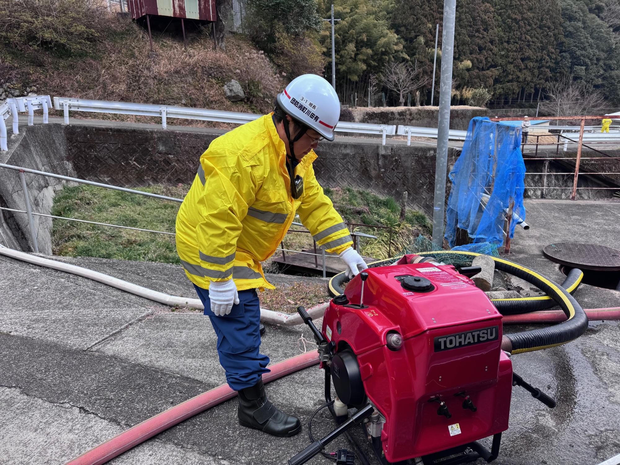 有田川町消防団清水支団第3分団第1班水利部署をしている画像